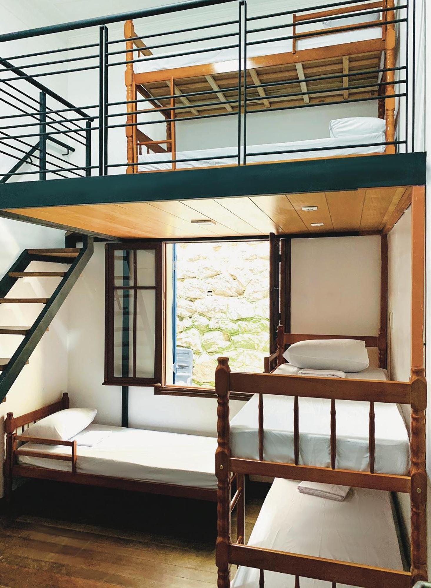 Sunrise Hostal *
